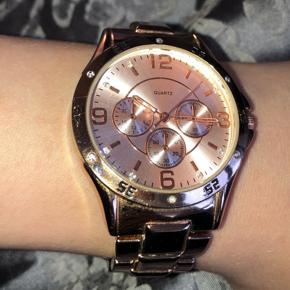 Rose Gold Quartz Watch - Picture 3 of 5